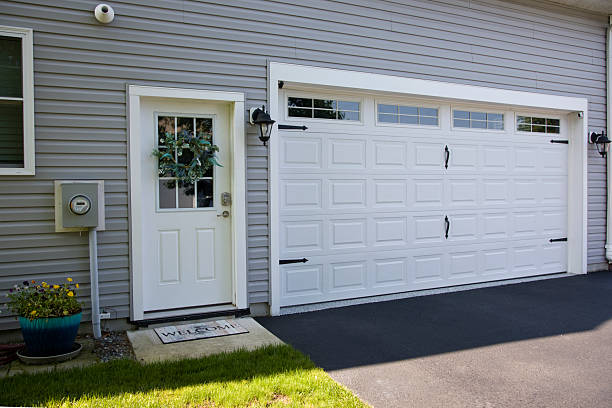 24/7 Emergency Garage Door Panel Replacement experts in Lockport, NY